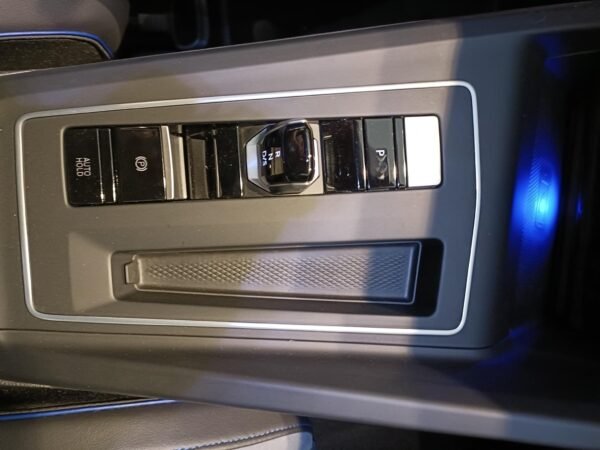 Volkswagen Golf 2.0 TSI R DSG 4Motion – Image 25