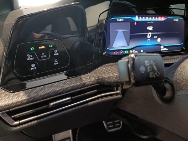 Volkswagen Golf 2.0 TSI R DSG 4Motion – Image 23