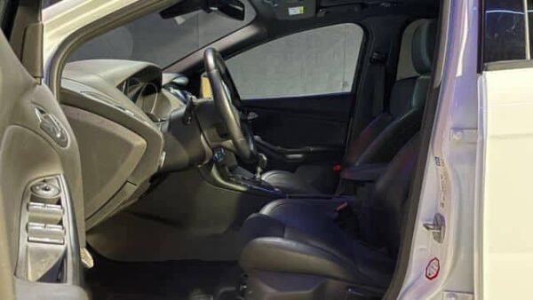 Ford Focus RS 350 CH – Image 19