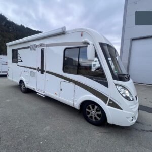 Intégral Hymer B698 3L / automatique / Ac bodel / Cellule solaire / antenne parabolique / Permis C poids lourd.