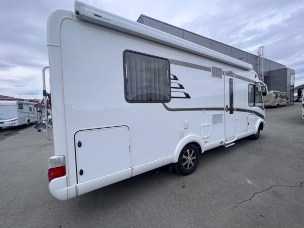 Intégral Hymer B698 3L / automatique / Ac bodel / Cellule solaire / antenne parabolique / Permis C poids lourd. – Image 5