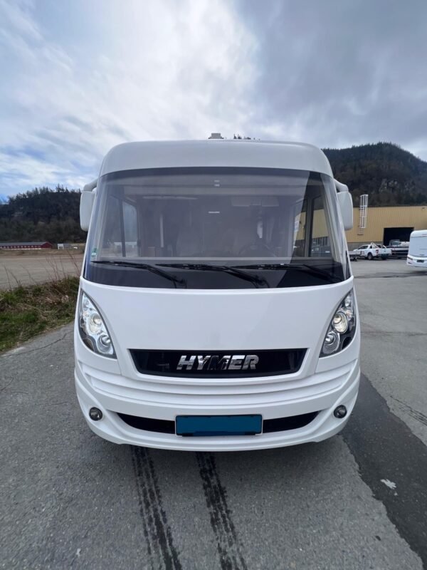 Intégral Hymer B698 3L / automatique / Ac bodel / Cellule solaire / antenne parabolique / Permis C poids lourd. – Image 6