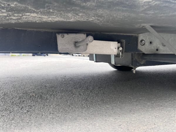 Intégral Hymer B698 3L / automatique / Ac bodel / Cellule solaire / antenne parabolique / Permis C poids lourd. – Image 8