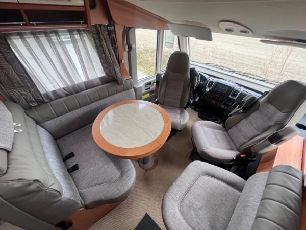Intégral Hymer B698 3L / automatique / Ac bodel / Cellule solaire / antenne parabolique / Permis C poids lourd. – Image 13