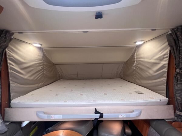 Intégral Hymer B698 3L / automatique / Ac bodel / Cellule solaire / antenne parabolique / Permis C poids lourd. – Image 20