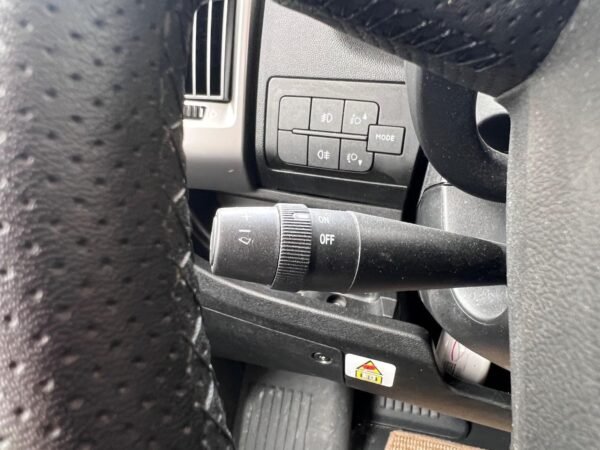 Intégral Hymer B698 3L / automatique / Ac bodel / Cellule solaire / antenne parabolique / Permis C poids lourd. – Image 35
