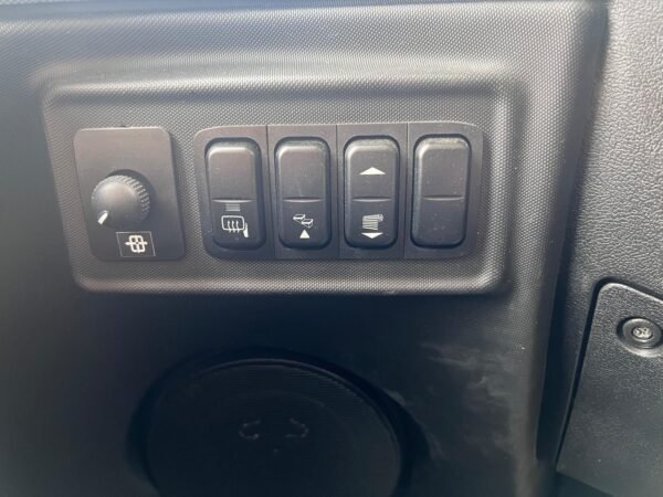 Intégral Hymer B698 3L / automatique / Ac bodel / Cellule solaire / antenne parabolique / Permis C poids lourd. – Image 37
