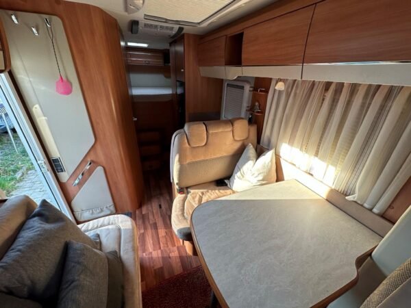 Camping-car HYMER Tramp 614 CL Fiat 3.0 177PS (Semi-intégré) – Image 8