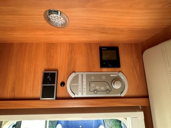 Camping-car HYMER Tramp 614 CL Fiat 3.0 177PS (Semi-intégré) – Image 10