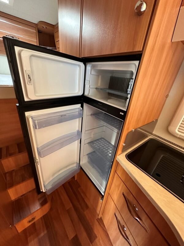 Camping-car HYMER Tramp 614 CL Fiat 3.0 177PS (Semi-intégré) – Image 13