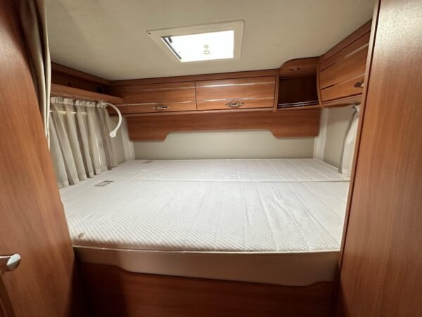 Camping-car HYMER Tramp 614 CL Fiat 3.0 177PS (Semi-intégré) – Image 15