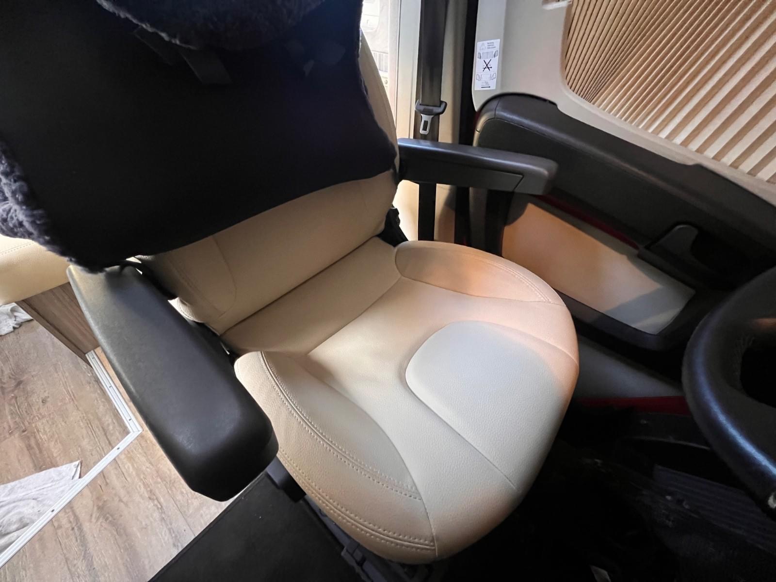 Camping-car Peugeot Boxer 4x4 MEGA mobile CLASSSIC 600 – Image 25