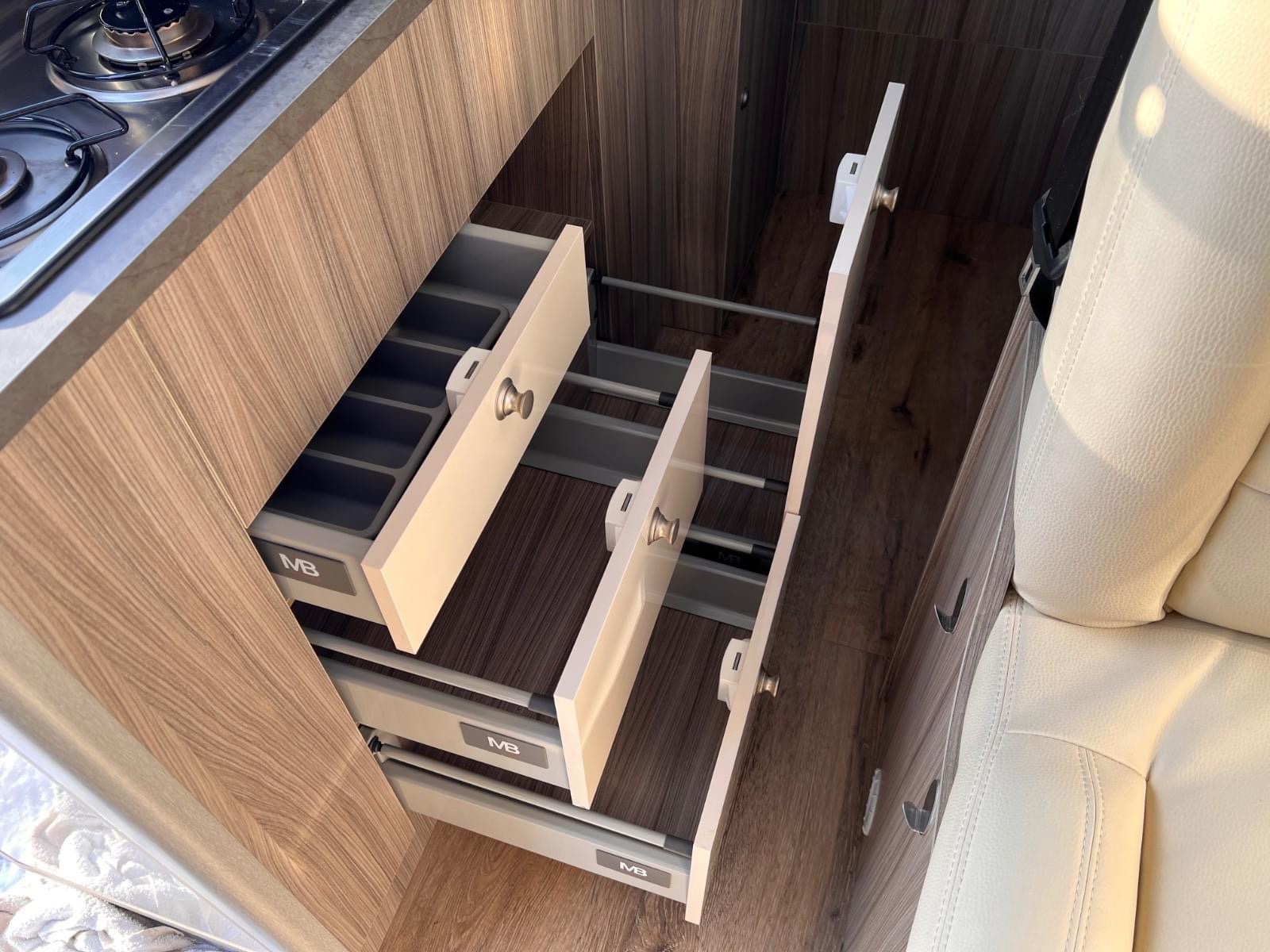 Camping-car Peugeot Boxer 4x4 MEGA mobile CLASSSIC 600 – Image 28