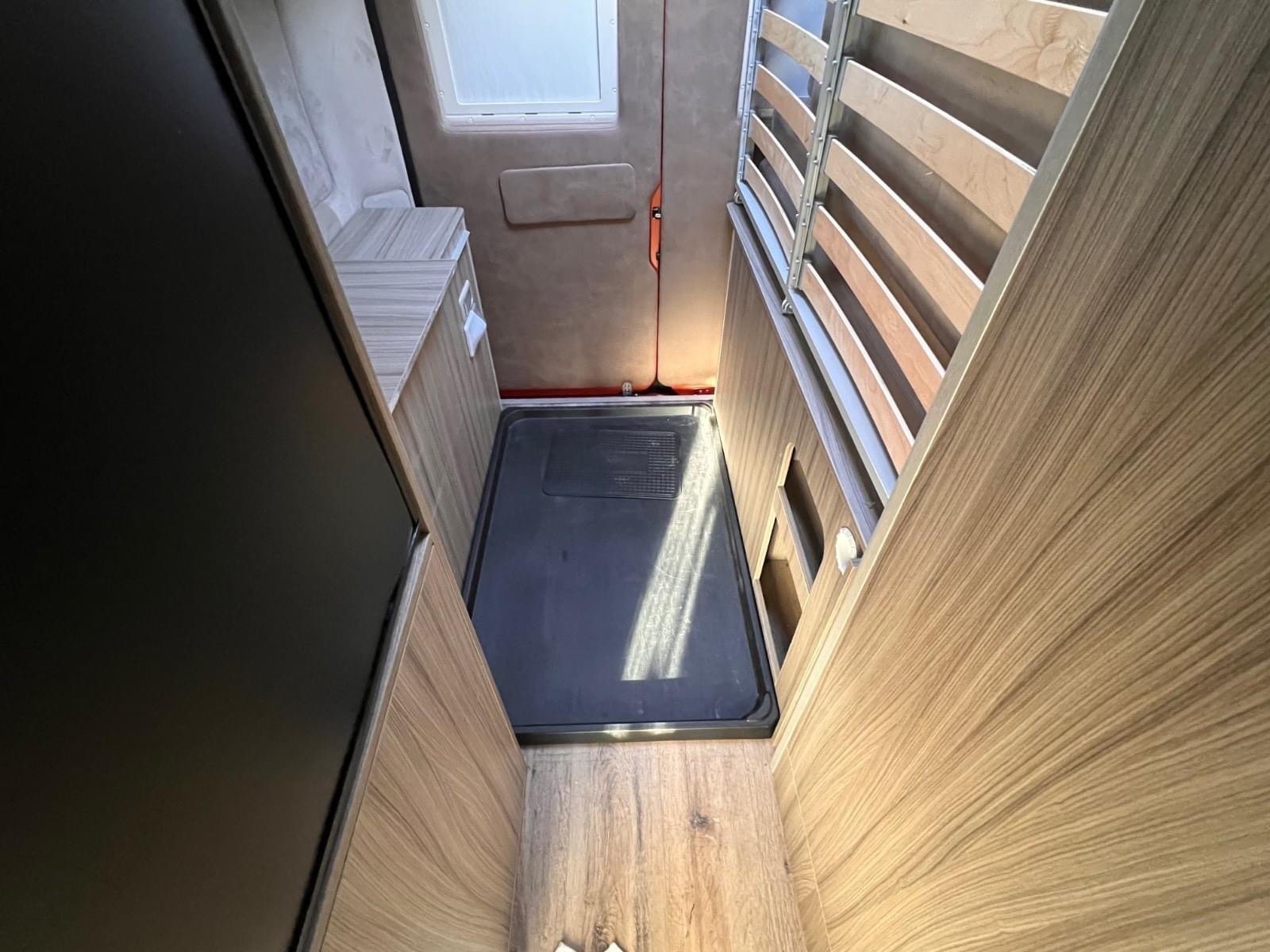 Camping-car Peugeot Boxer 4x4 MEGA mobile CLASSSIC 600 – Image 44