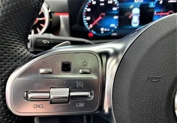 Mercedes-Benz CLA 200 – Image 13