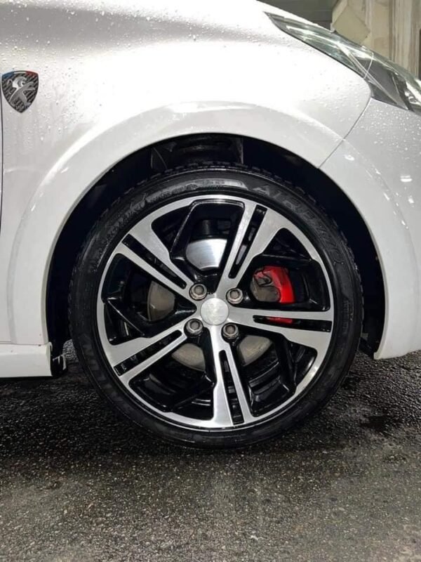 Peugeot 208 GTI – Image 9