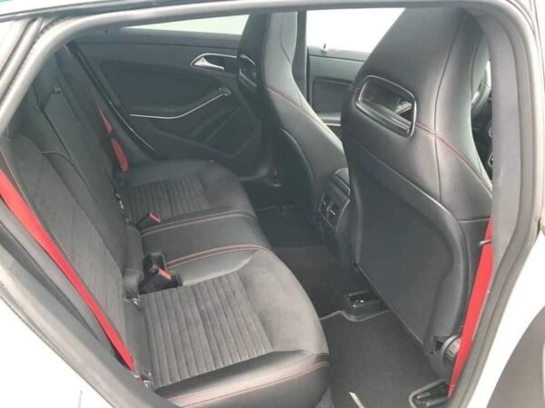 Mercedes-Benz CLA 45 AMG Shooting Brake – Image 11