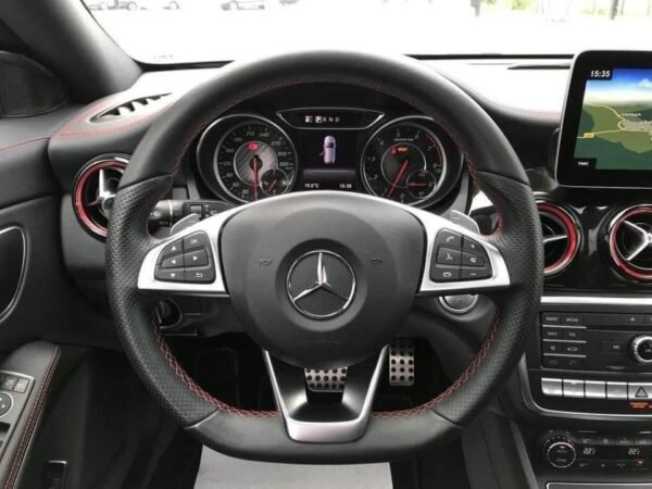 Mercedes-Benz CLA 45 AMG Shooting Brake – Image 14