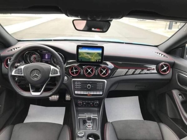Mercedes-Benz CLA 45 AMG Shooting Brake – Image 15