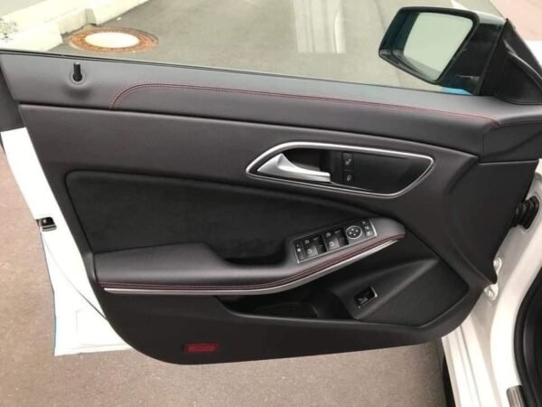 Mercedes-Benz CLA 45 AMG Shooting Brake – Image 18