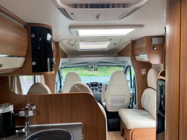 Camping-car ADRIA CORAL 670 5 Places – Image 9