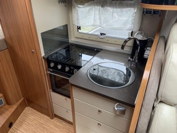 Camping-car ADRIA CORAL 670 5 Places – Image 11