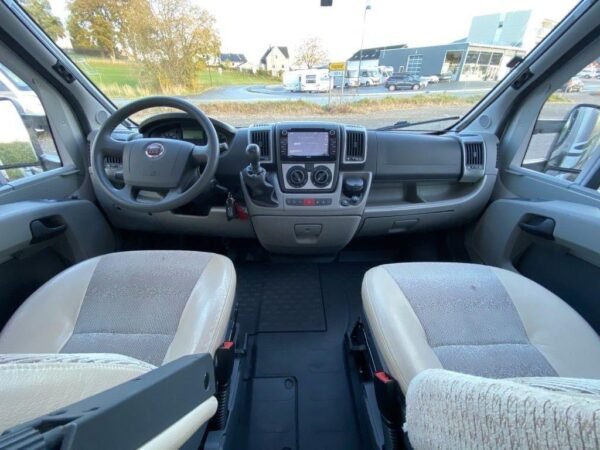 Camping-car ADRIA CORAL 670 5 Places – Image 15