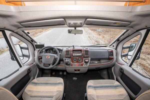 Adria S660 SP CORAL - PORTE-VÉLOS - FOUR - AUVENT (camping-car) – Image 3