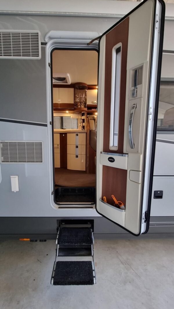 Camping-car CARTHAGO Chic S-Plus I 58 XL (intégré) – Image 8