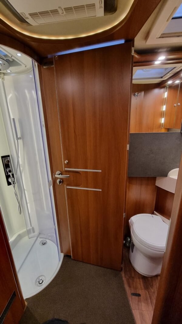 Camping-car CARTHAGO Chic S-Plus I 58 XL (intégré) – Image 11