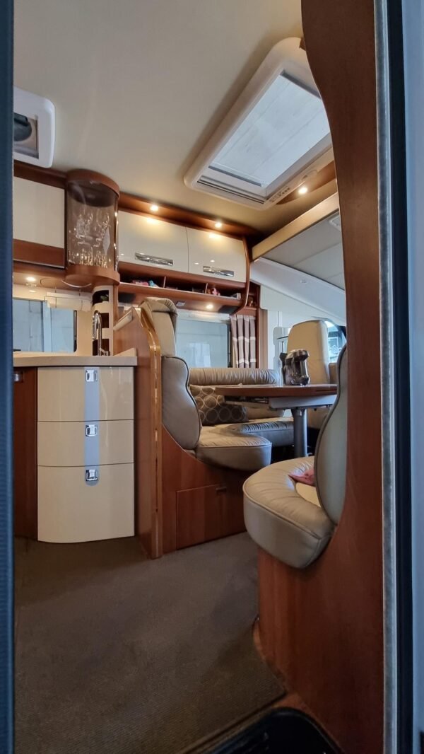 Camping-car CARTHAGO Chic S-Plus I 58 XL (intégré) – Image 14