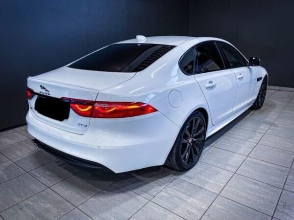 Jaguar XF – Image 4