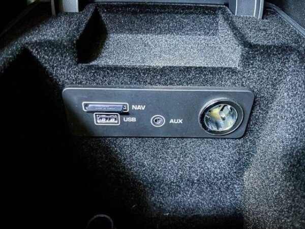 Jaguar XF – Image 16