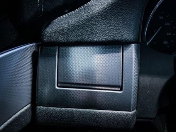 Jaguar XF – Image 34