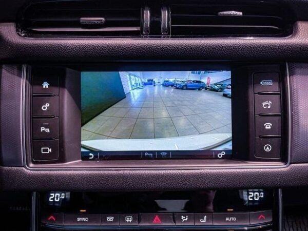 Jaguar XF – Image 42