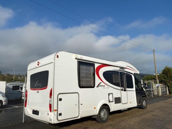 Camping-car BÜRSTNER Ixeo (semi-intégré) – Image 2