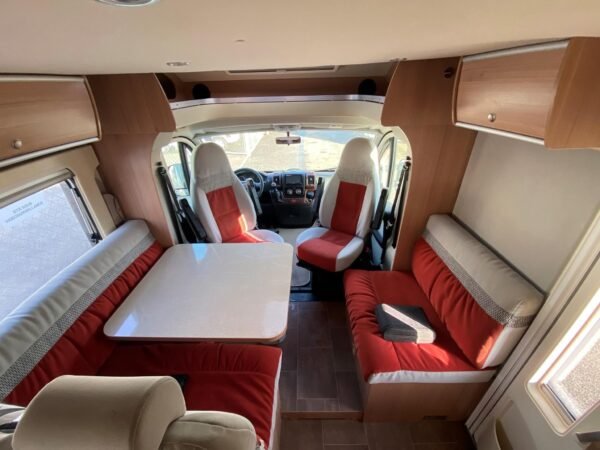 Camping-car BÜRSTNER Ixeo (semi-intégré) – Image 3