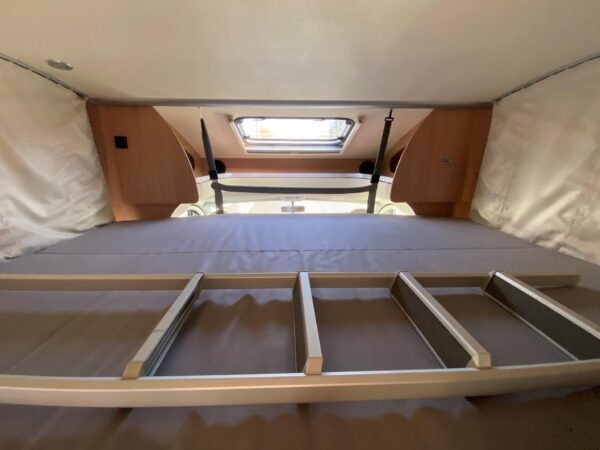 Camping-car BÜRSTNER Ixeo (semi-intégré) – Image 6