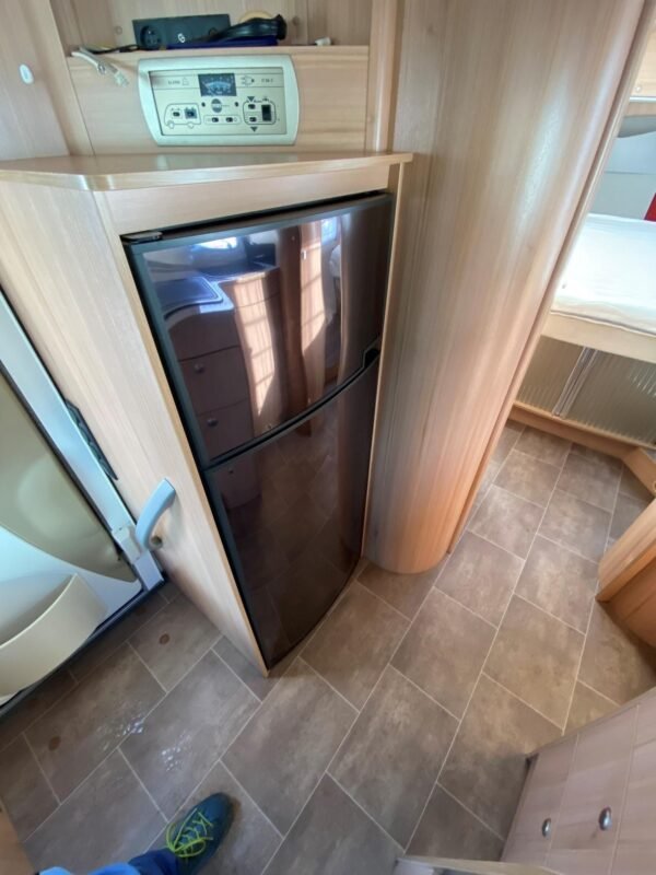 Camping-car BÜRSTNER Ixeo (semi-intégré) – Image 9