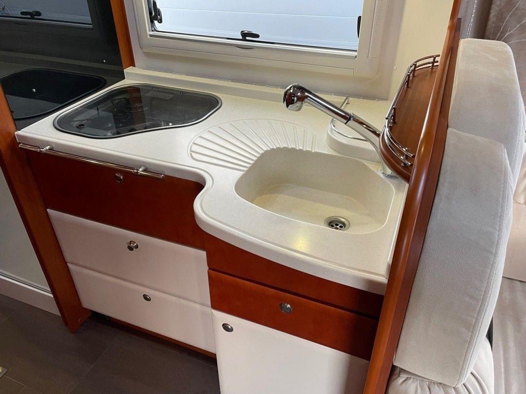 Camping-car Intégral Concorde Credo – Image 14