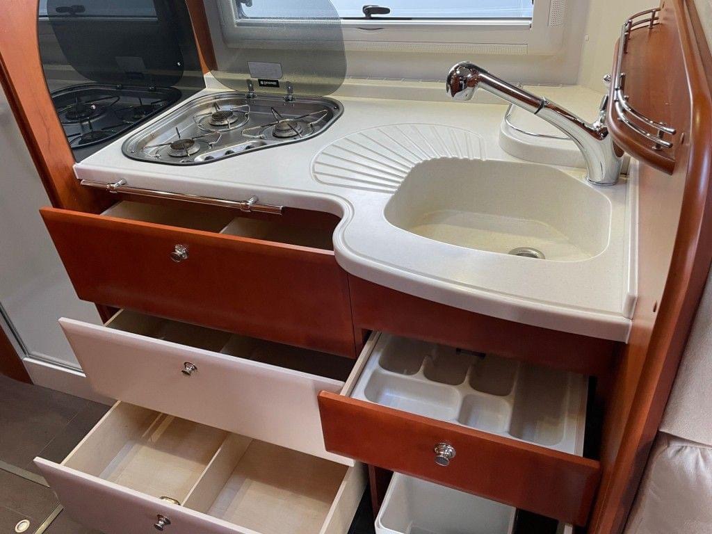 Camping-car Intégral Concorde Credo – Image 15