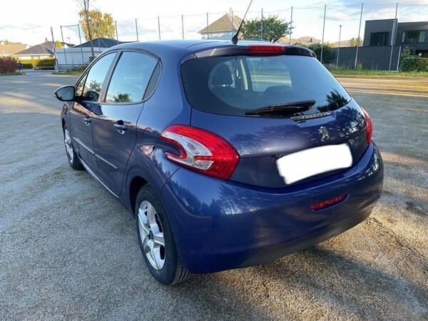 Peugeot 208 – Image 8