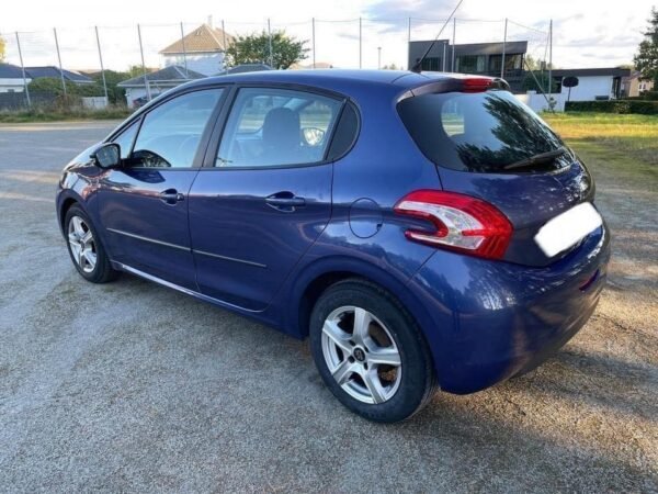 Peugeot 208 – Image 10