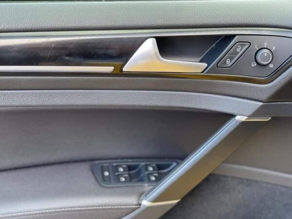 Volkswagen Golf – Image 16