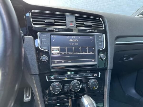 Volkswagen Golf – Image 17