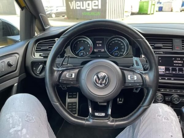 Volkswagen Golf – Image 19