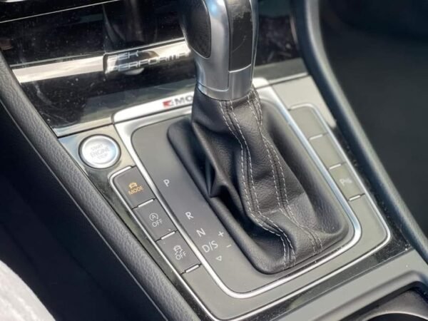 Volkswagen Golf – Image 20