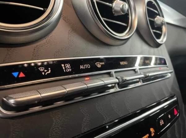 MERCEDES-BENZ GLC 220 d  4Matic Coupé Premium – Image 12