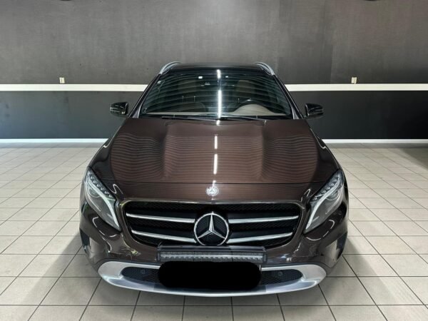 Mercedes-Benz GLA
200