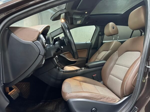 Mercedes-Benz GLA
200 – Image 16